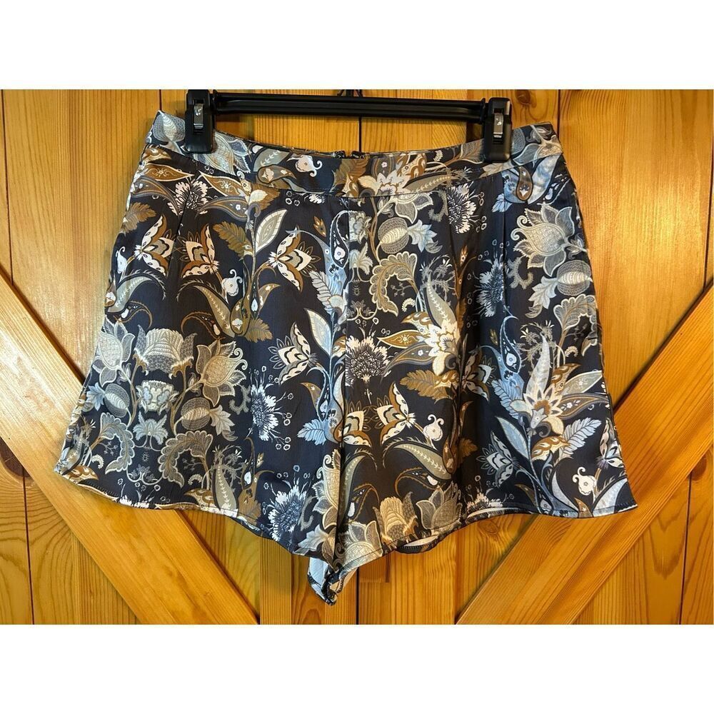 AMUSE SOCIETY MOLLUE SHORTS High Waisted Paisley Print Silky Fabric Size Medium